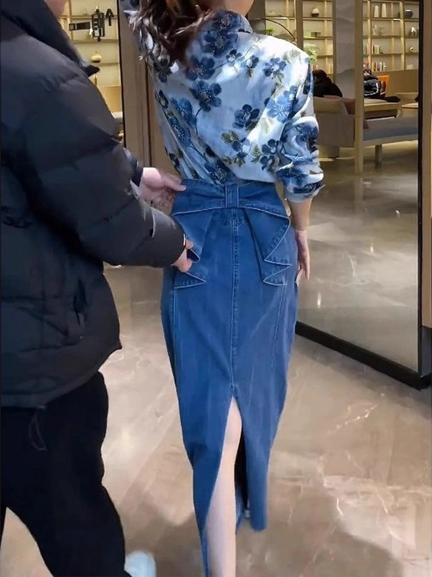 Fashionable Retro High Waist Design Sensation Women's  Skirt with Slit Straight Cut Denim Skirts Autumn New Style