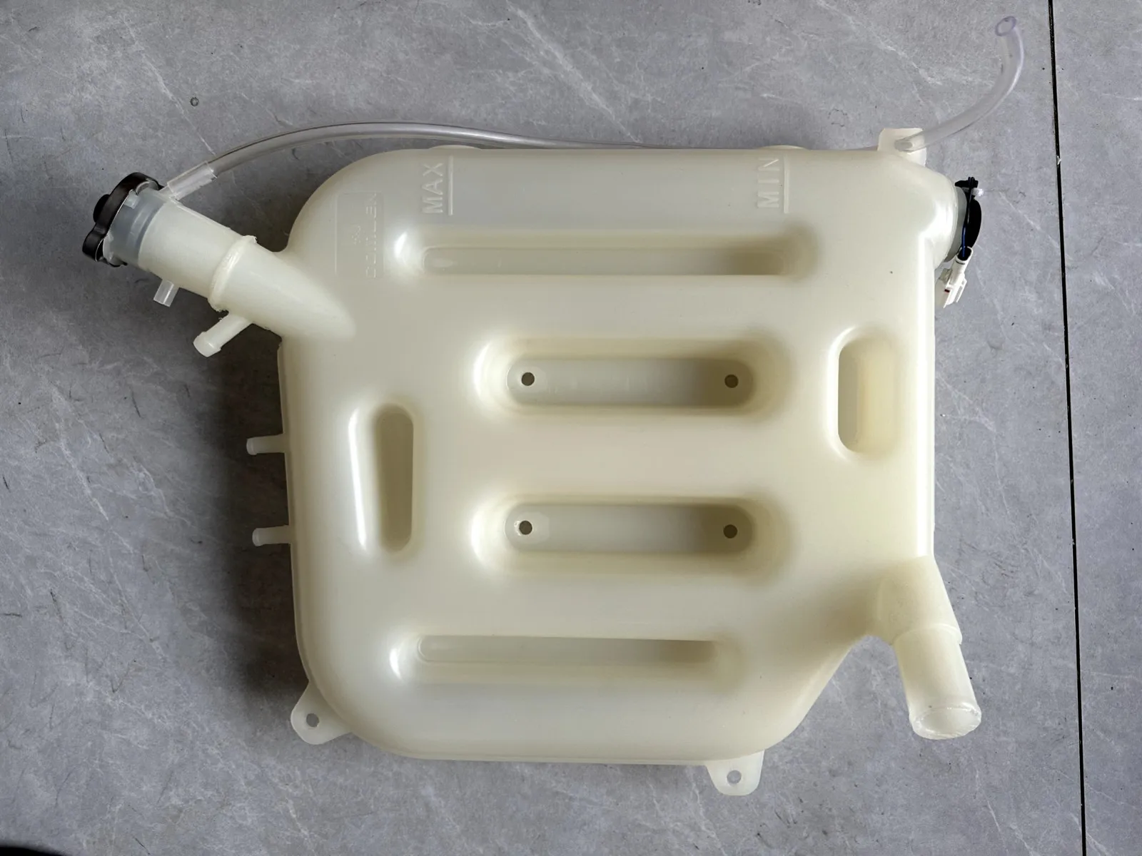 

FOR ISUZU GIGA TRUCK WATER TANK