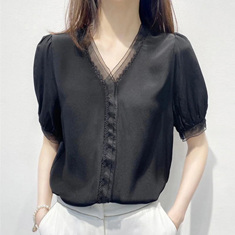 เสื้อเชิ้ตผ้าไหมคอวี แขนสั้น สไตล์ลำลองสำหรับผู้หญิง ใส่ได้ทั้งฤดูใบไม้ผลิและฤดูร้อน ทรงหลวม ติดกระดุม สีพื้น เหมาะสำหรับใส่ทำงาน