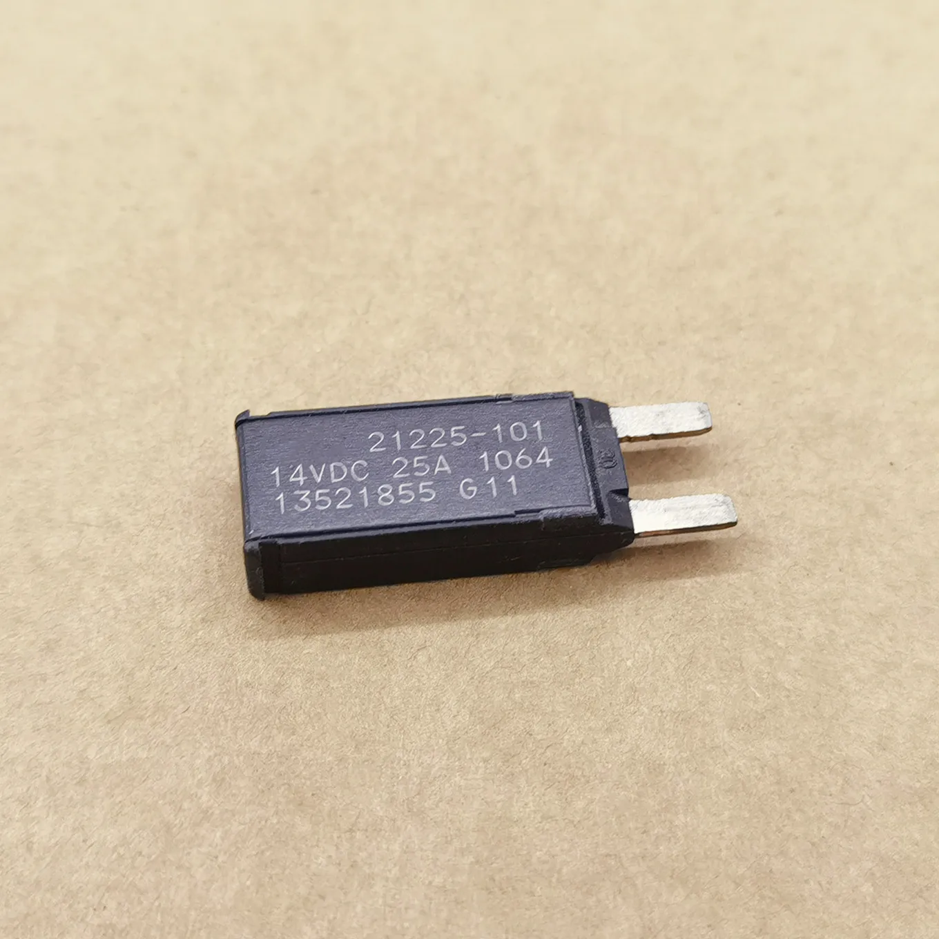 Original New 100% 25A Automatic Reset Fuse 21225-101 13521855 Excavator Air Conditioner