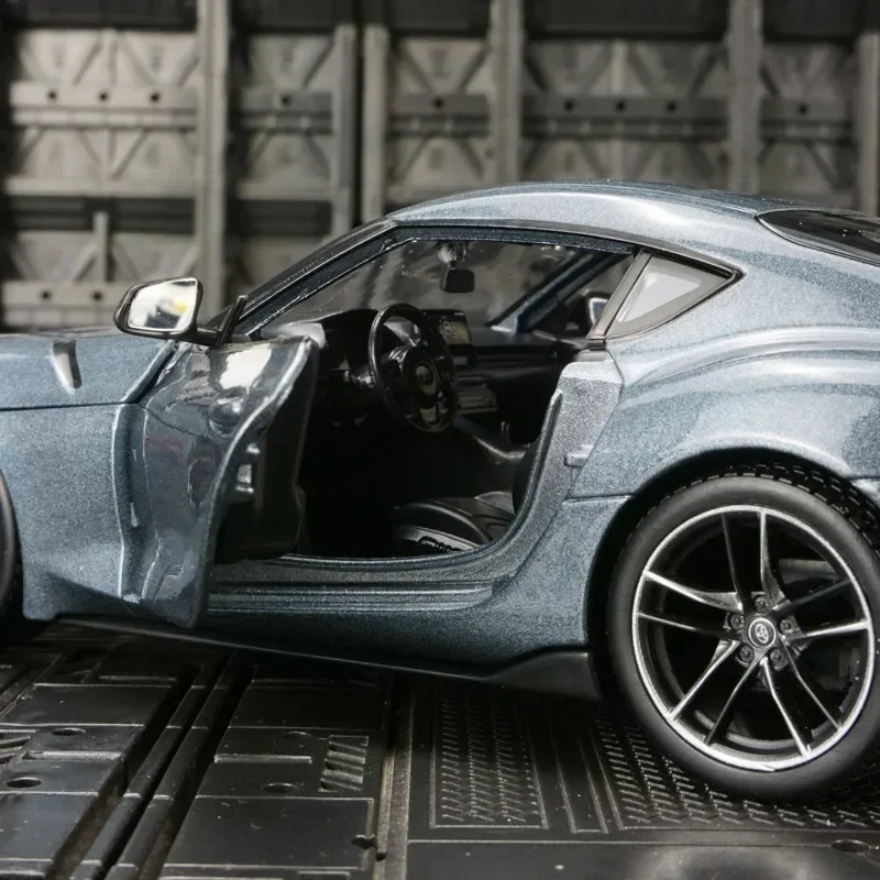 Maisto 1:24 Toyota GR Supra Alloy Car Model Supercar Toy Car suitable for collection and can be given as a gift to children