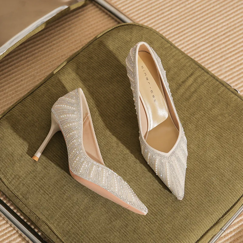 

Женские туфли на высоком каблуке Bloomsteps [Sheepskin], шпилька, новый острый носок 2026, жемчуг со стразами, элегантные туфли-лодочки с неглубоким носком