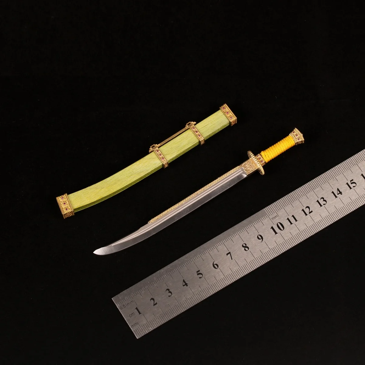 15.5cm Miniature 1:6 Qianlong Da Yue Dao Qianlong Treasure Blade Cold Weapon Miniatures Ancient Chinese Famous Sword Collections