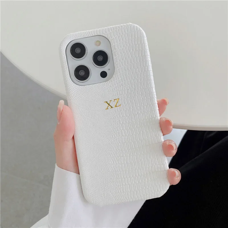 Personalisierte Gold-Initialen Lederhülle für iPhone 17 Pro Max 16 15 14 13 Pro Max Luxuriöse Eidechsen-PU-Hartschale – Detail 16