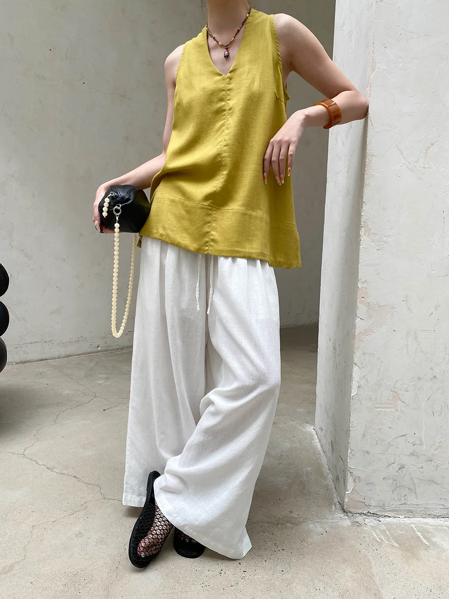 Sommerliche Damen-Weste in unifarbenem Design mit V-Ausschnitt und lockerem Schnitt ohne Ärmel. – Detail 35