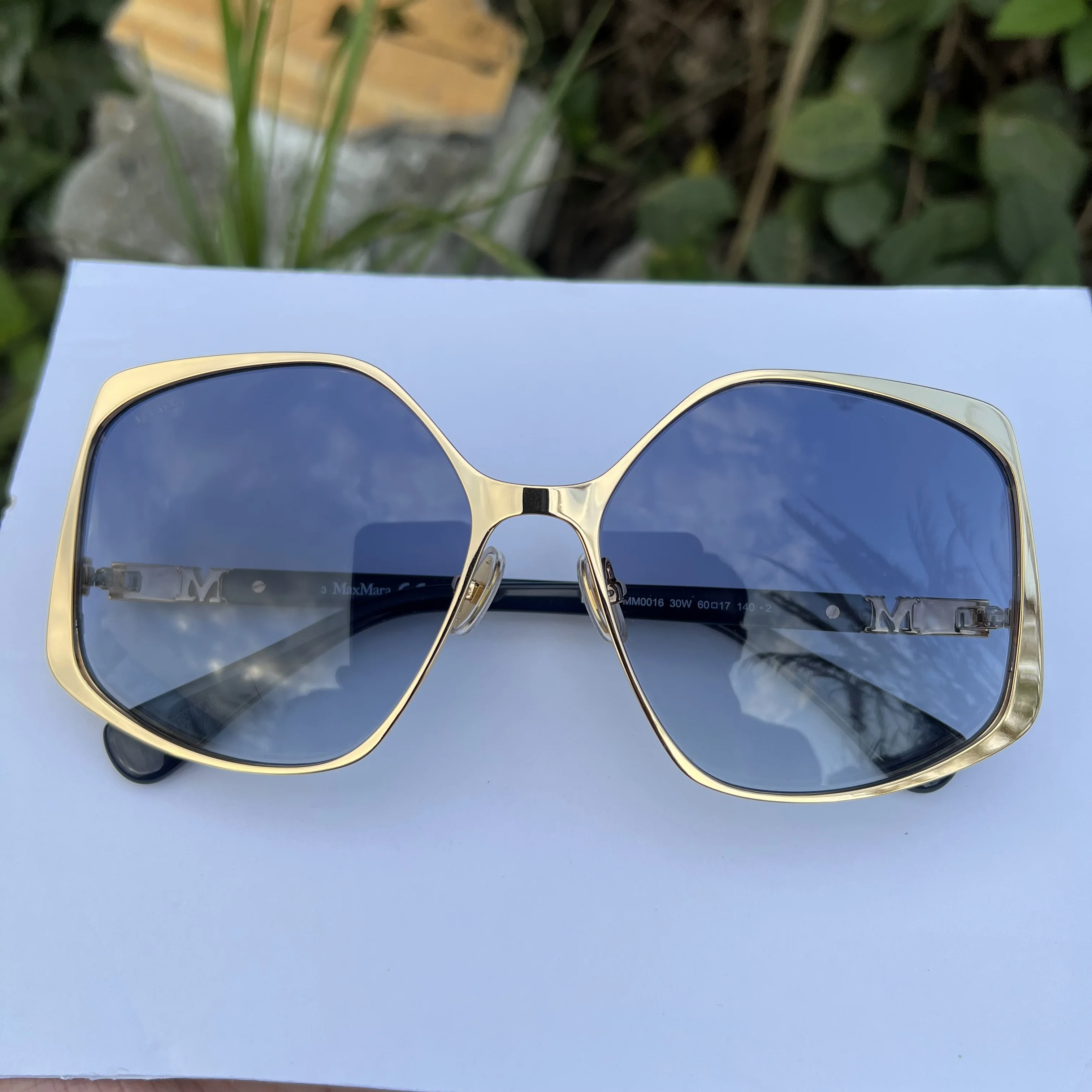 

Italian Luxury Brand Oversized Metal Frame Sunglasses for Women with Irregular Lenses