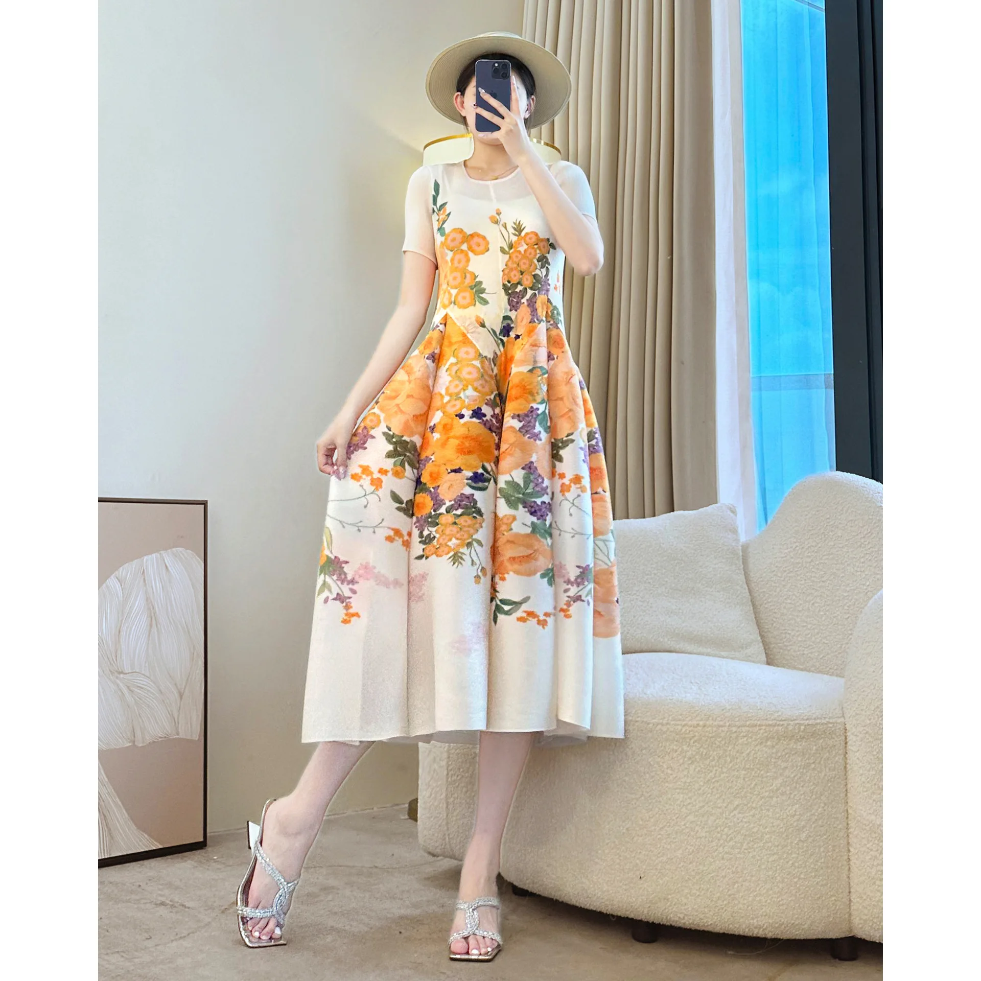 

Miyake Summer Dress Niche Retro Fashion Print Round Neck Temperament Age Reduction Waist Thin Versatile Medium and Long Dress