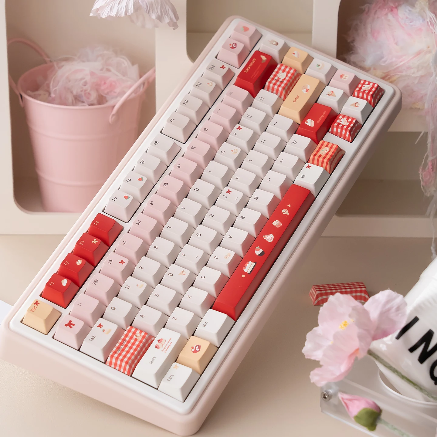 Urocze nakładki na klawisze w kształcie truskawek, PBT Cherry Dye-Sub, nakładki dla dziewczyn, kompatybilne z klawiaturami mechanicznymi Mx Cherry 61/64/87/96/104 — zdjęcie produktu 5