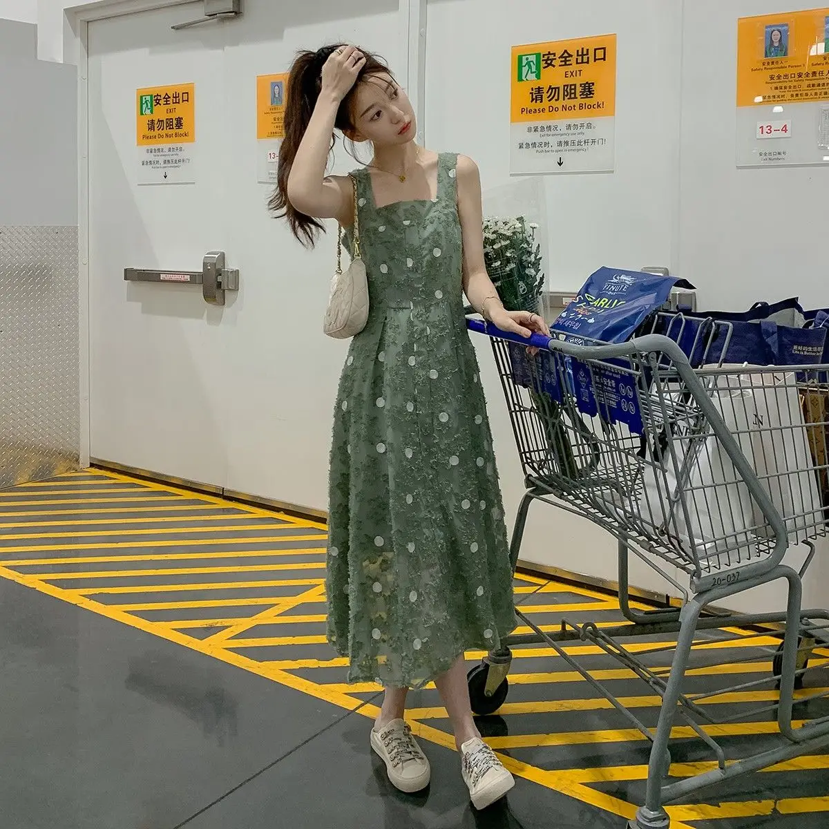 فستان أبيض منقط باللون الأخضر مع حزام ناعم للصيف الجنية نمط جديد فساتين بحزام طويل مزين بالزهور بمزاج التخسيس الفرنسي #4