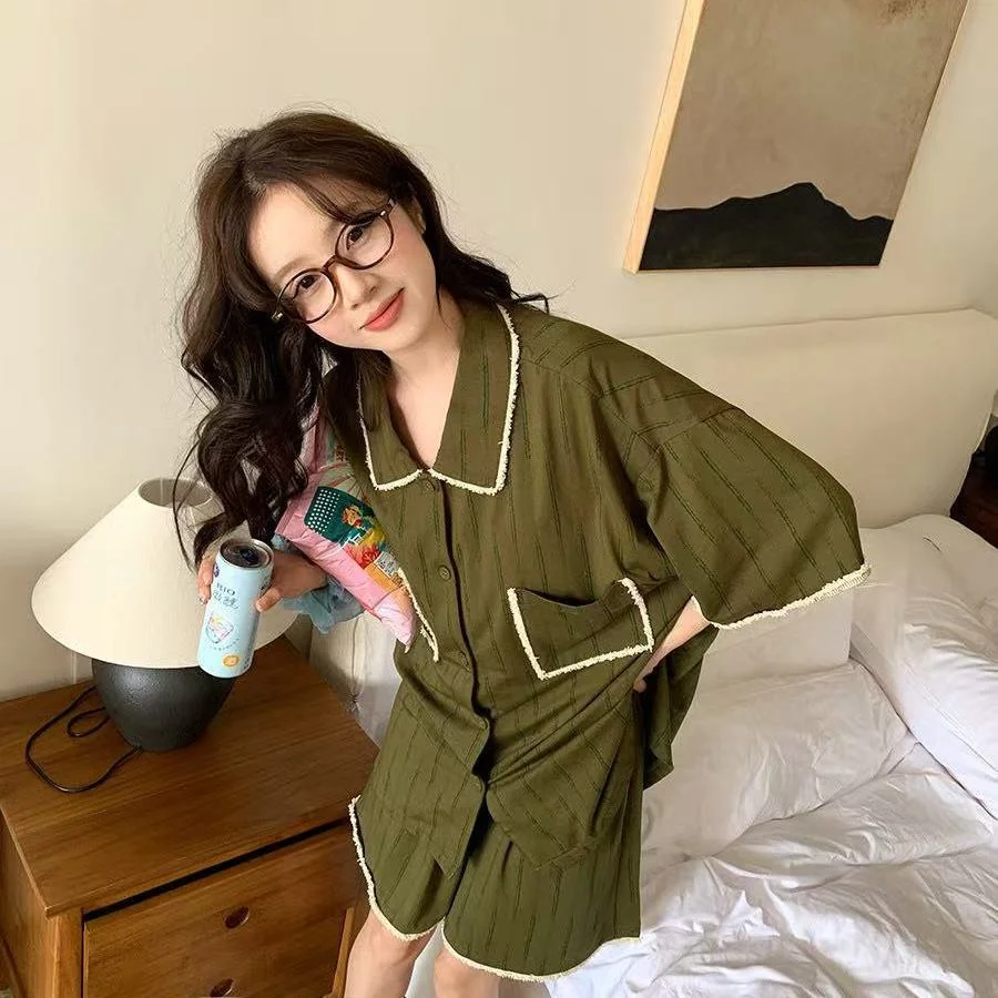 طقم بيجامات مخططة باللون الأخضر للفتيات على طراز هاراجوكو الياباني Y2K ملابس منزلية فضفاضة صيفية أمريكية يمكن ارتداؤها في الخارج