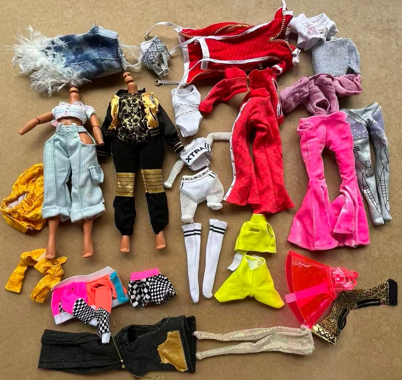 Roupas Coloridas para Bonecas 1/6, Vestidos, Camisetas, Saias e Meias para Bonecas Fashion Rainbow, Acessórios Originais DIY
