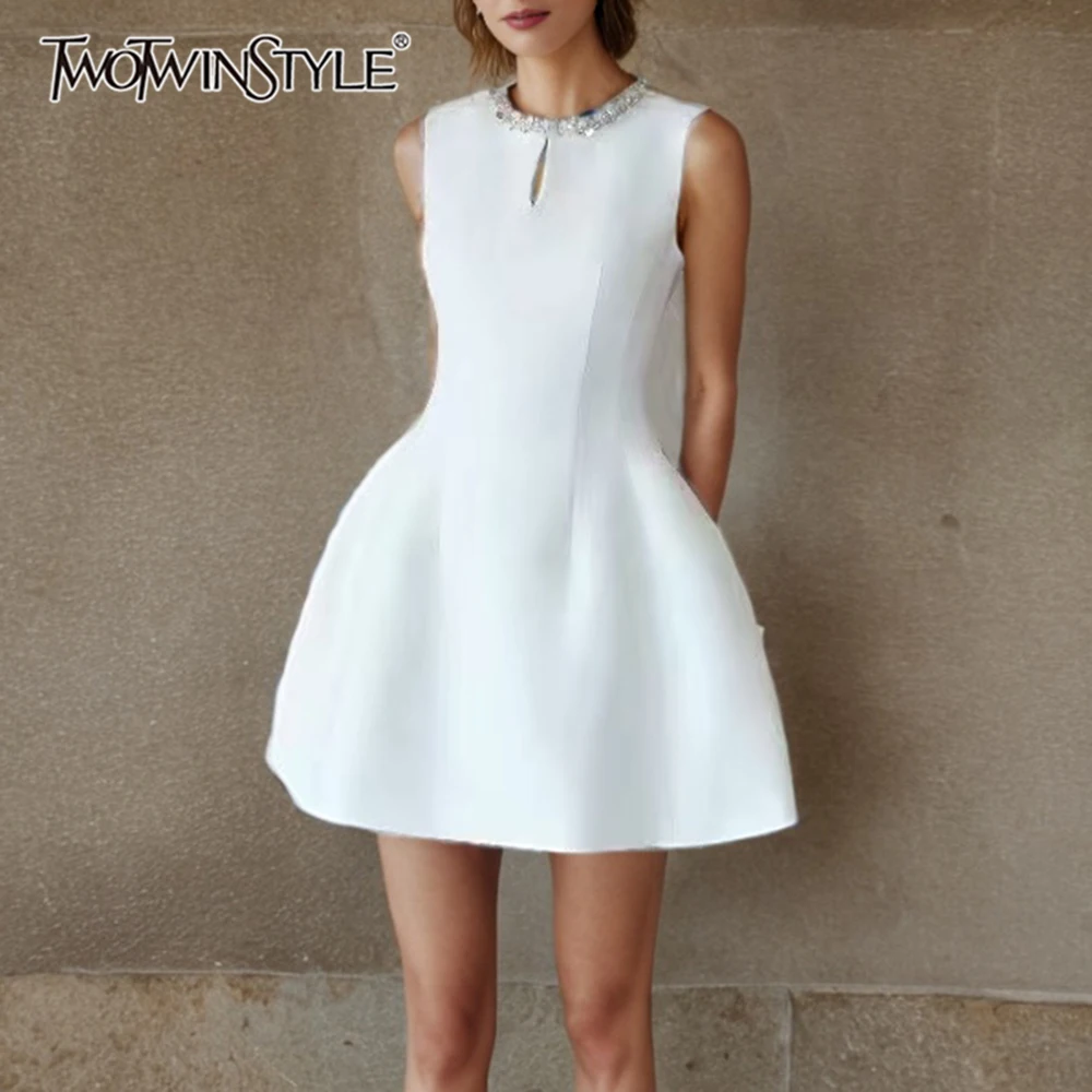

TWOTWINSTYLE Solid Slimming Spliced Bead Elegant Dresses for Women Round Neck Sleeveless Hollow Out Patchwork Folds Dress Female