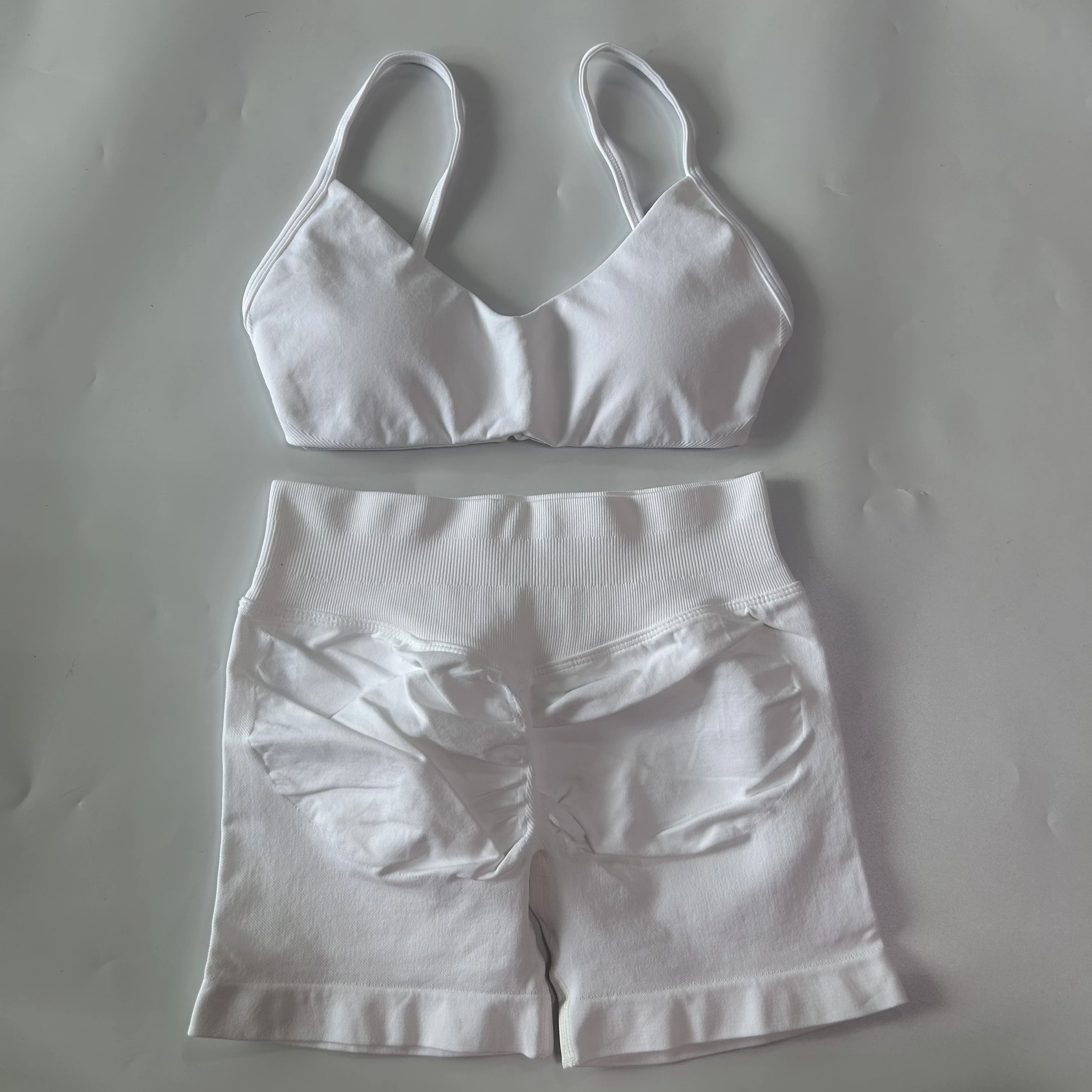 2-teiliges Set für Damen: Sport-BH mit Rundhalsausschnitt, nahtlose Scrunch-Yoga-Shorts, rückenfreies Fitness-Workout-Set, Sportbekleidung, Outfit – Detail 11