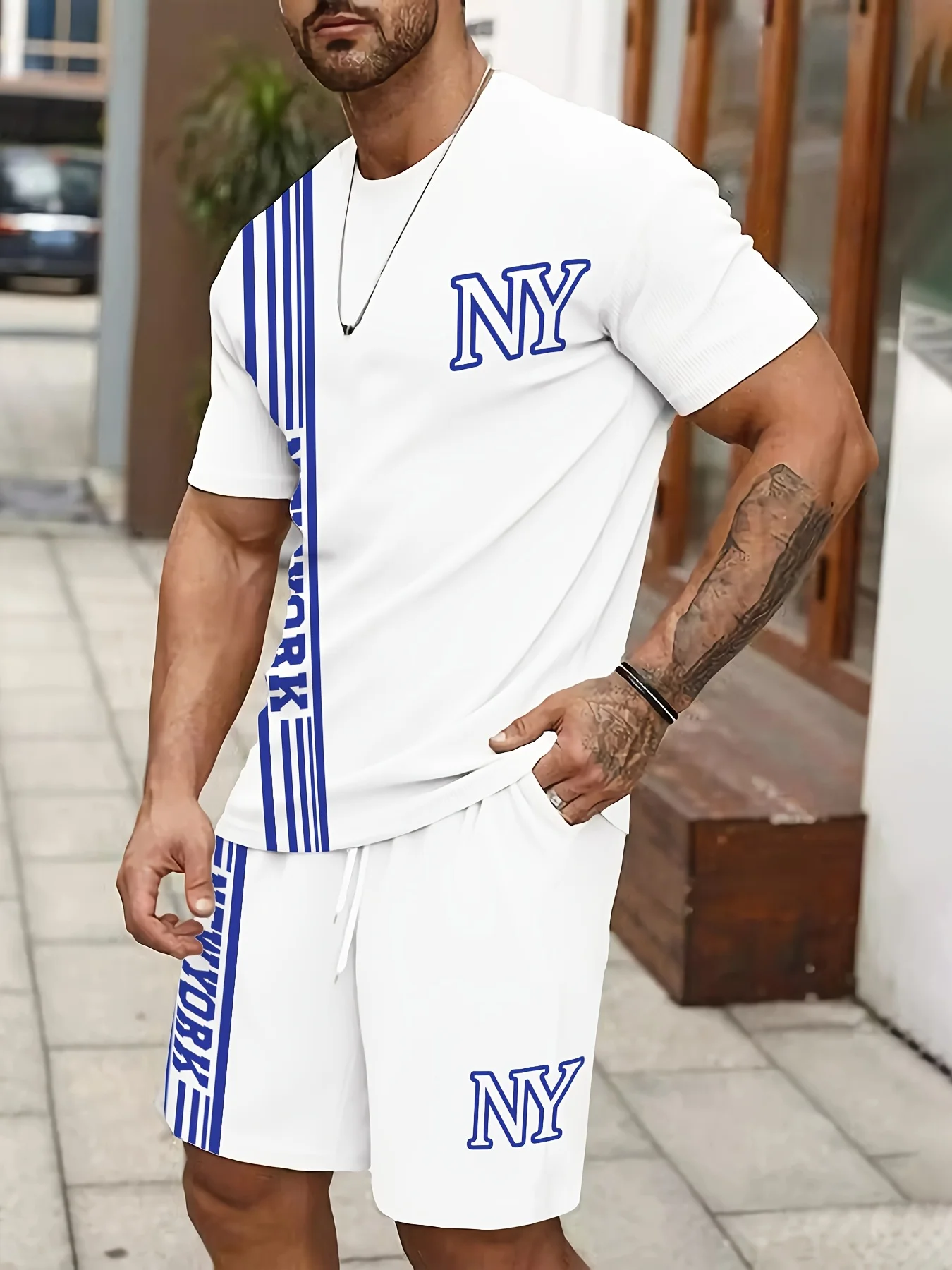 المجموعة الرجالية الجديدة لصيف 2025 مصنوعة من ألياف البوليستر وهي مريحة وناعمة وصديقة للبشرة تتميز بطباعة ثلاثية الأبعاد