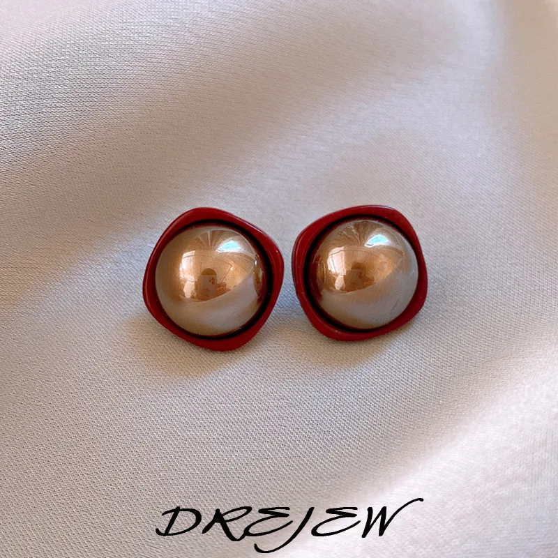 DREJEW Square Pearl Earrings for Women Simple Design Retro High-end Stud Earring 2025 Korean Fashion Female Accessories Gifts