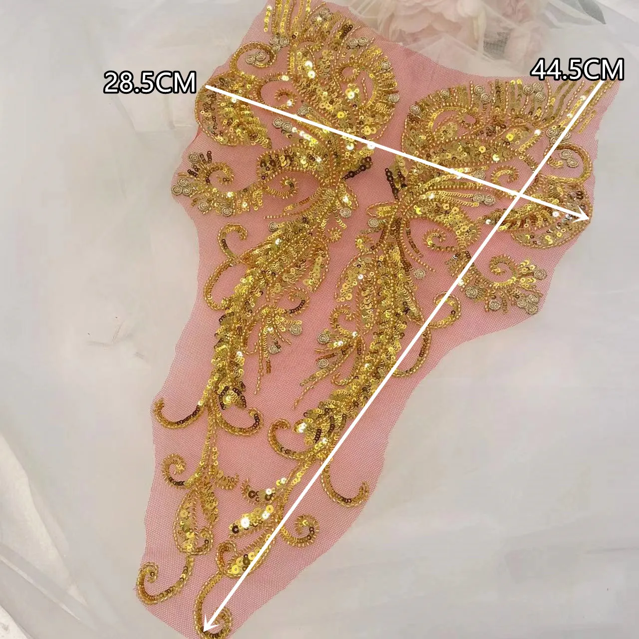 Große Vorder- und Rückseite mit Perlen verzierte Spitzenapplikation, Gold, glänzende Öffnung, Tüllstickerei, DIY-Hochzeitskleid, Kinderbekleidung, Nähen – Detail 3