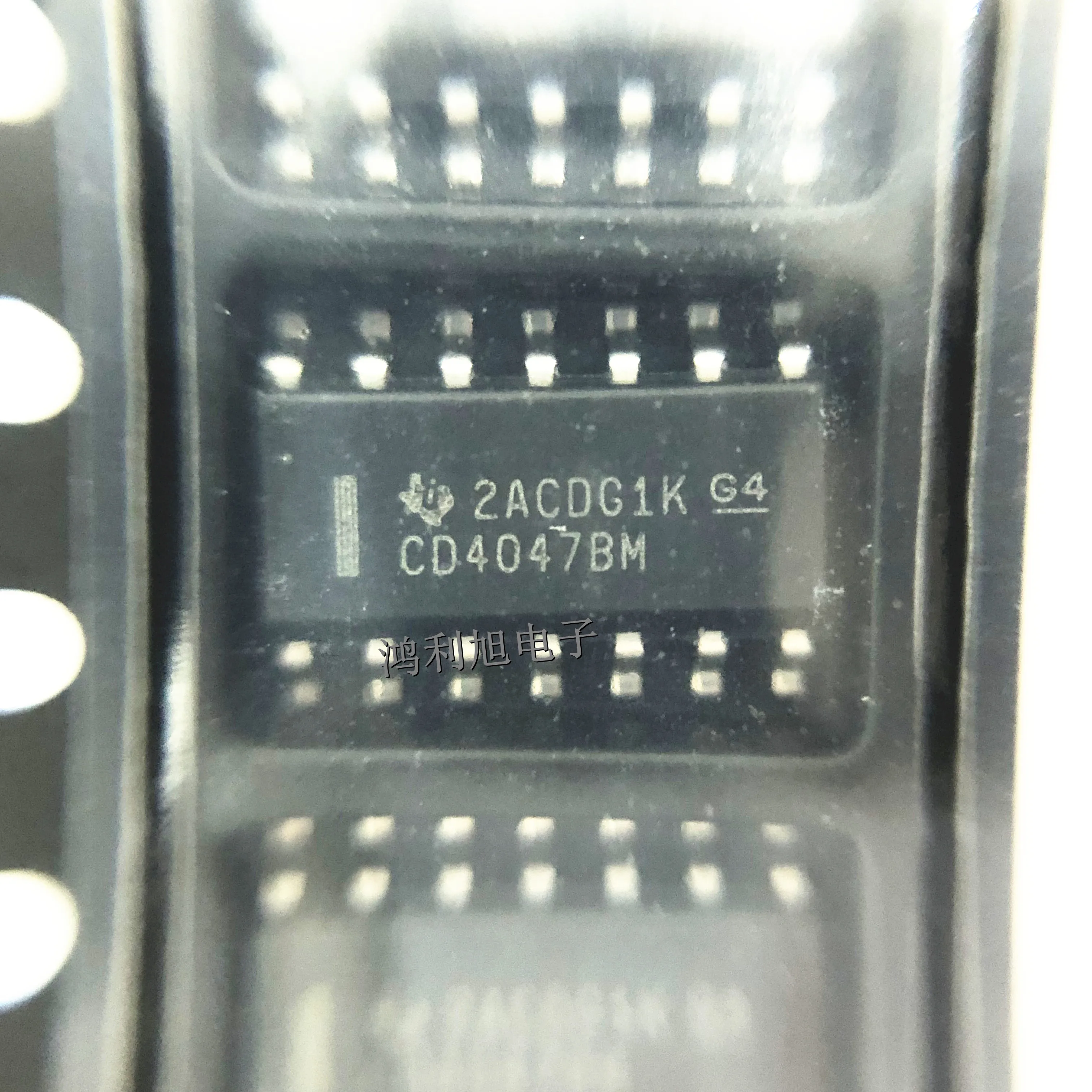 20pcs/Lot CD4047BM96 SOP-14 CD4047BM Monostable Multivibrator 1 Element Operating Temperature:- 55 C-+ 125 C