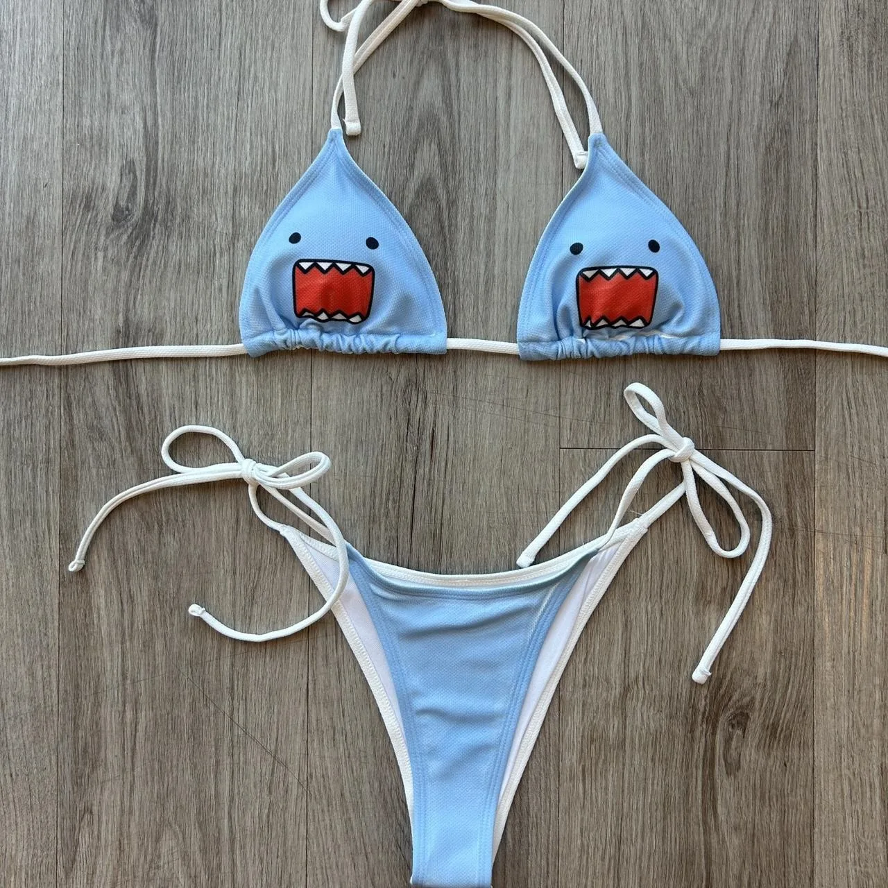 Y2K Cartoon Monster Bikini Neckholder Triangel-Bügel-Badeanzug mit seitlichem Bindeband, zweiteilig, Strand-Badeanzug – Detail 5
