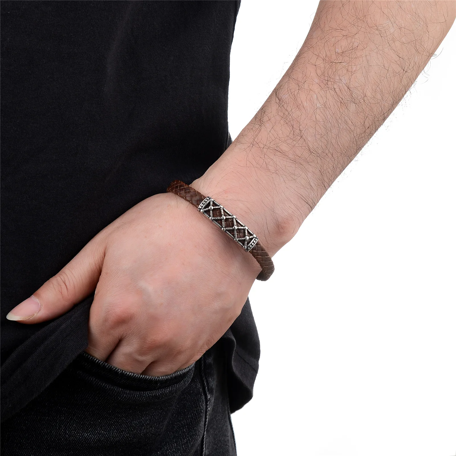 European and American Punk Style Water Chestnut Magnetic Clasp Stainless Steel Mesh 8mm Braided Leather Rope Men\'s Bracelet