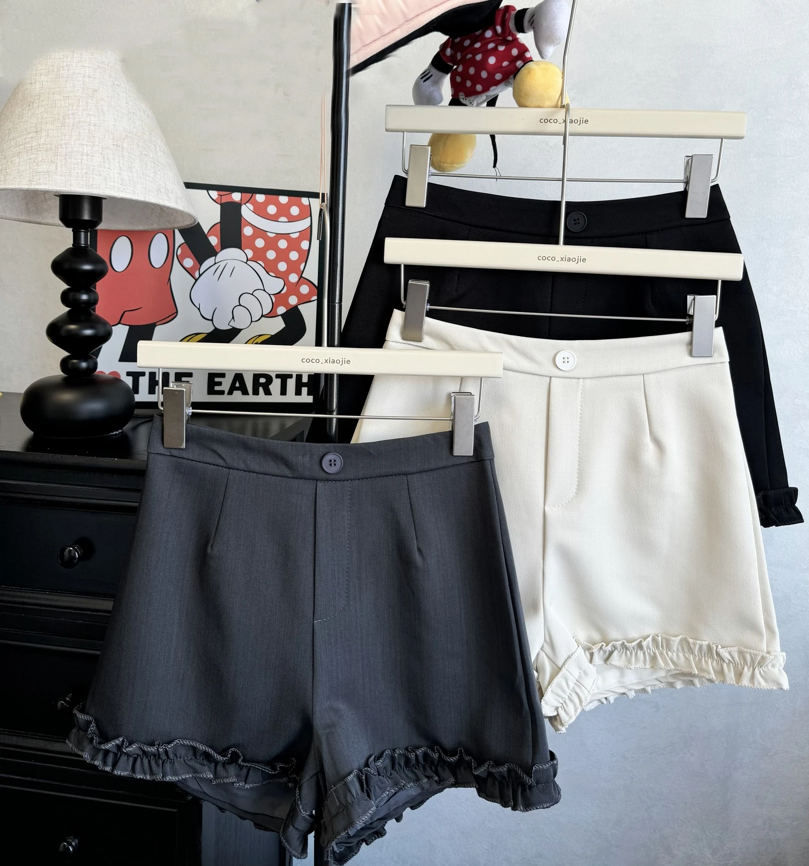

Women's Summer Sweet Ruffles High Waist Shorts Lady Streetwear Solid Color Suit Short Pants