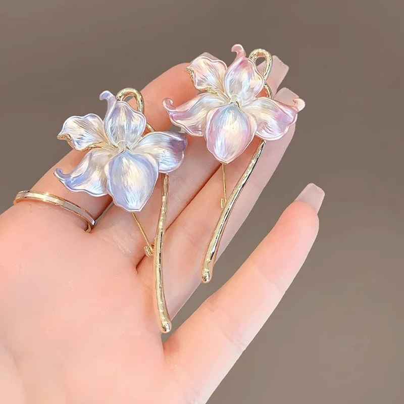 New Style Temperament Sense Water Lily Enamel Lily Flower Brooches For Women Weddings Banquet Office Brooch Pins Gifts