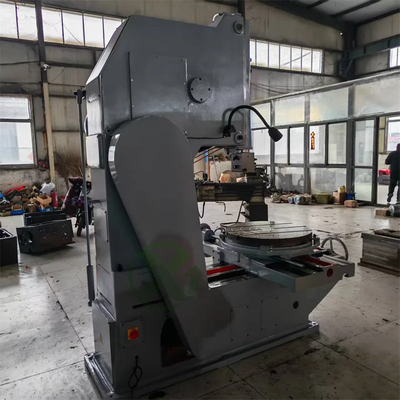 Stozzatrice verticale multifunzionale