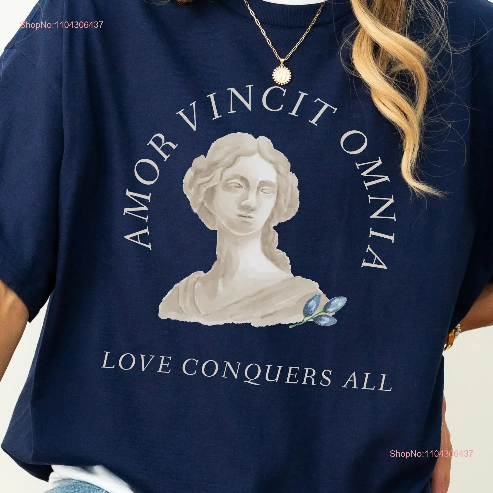 Dea afrodite Mitologia greca Frase latina T Shirt Amor Vincit Omnia Love Conquers Dark Academia Estetica Witchy Wiccan