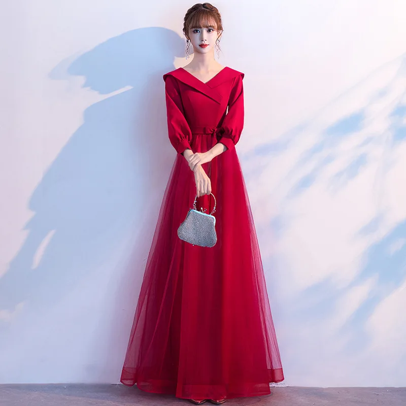 2024Bridal Long Sleeve Dress Banquet Temperament High-End Elegant DeepvCollar Red Puffy Patchwork Tulle Skirt