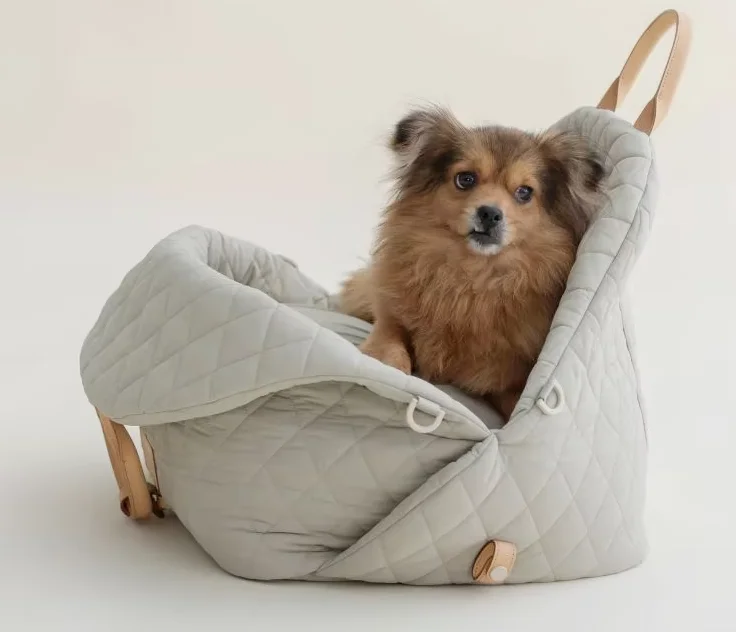 

Custom Lightweight Portable Solid Pattern Dog & Cat Car Carrier New Design Washable Detachable Backseat Cover For Travel Compani