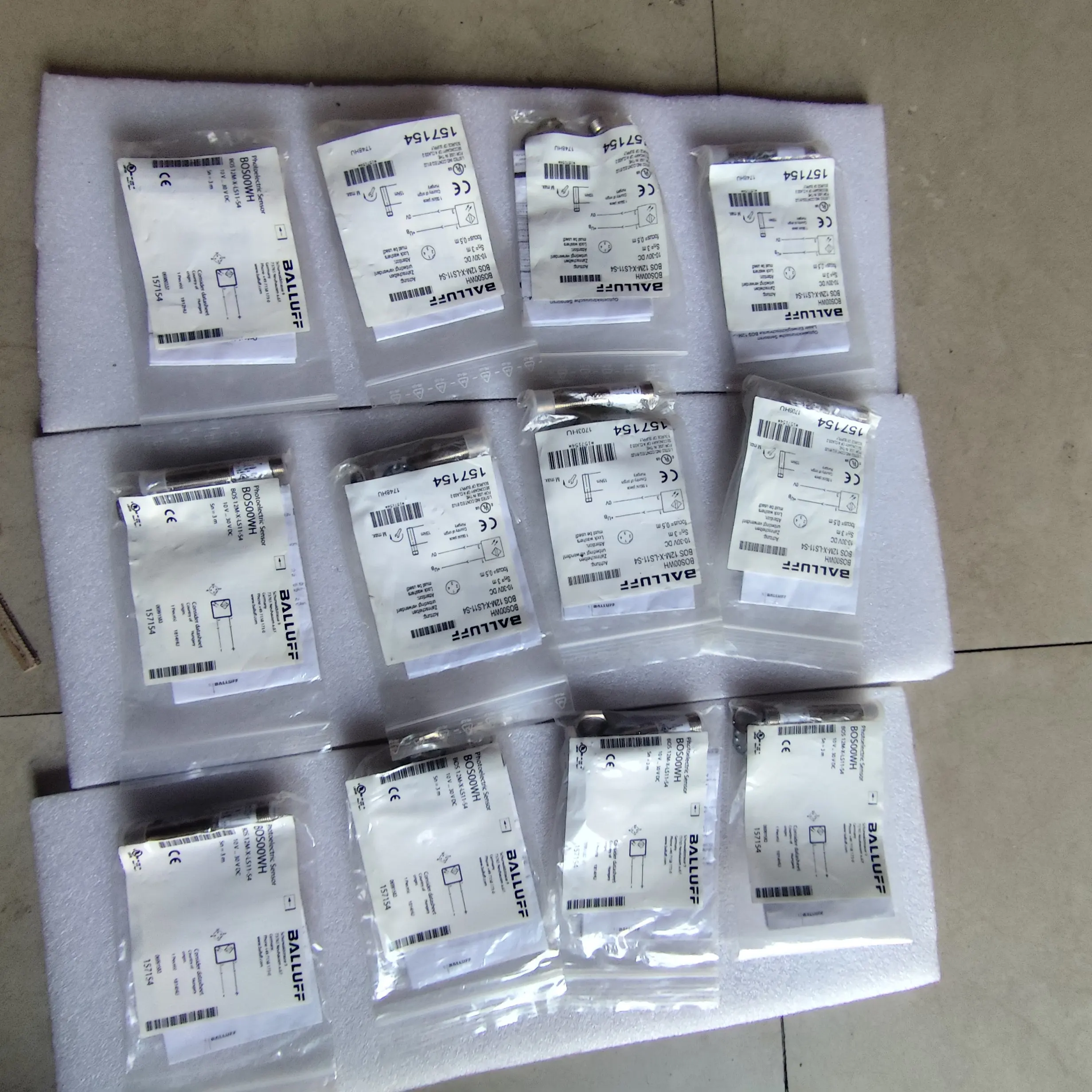 Promo Sensor Balluff BOS00WH Baru BOS 12M-X-LS11-S4 Hungaria Pengiriman Hari yang Sama