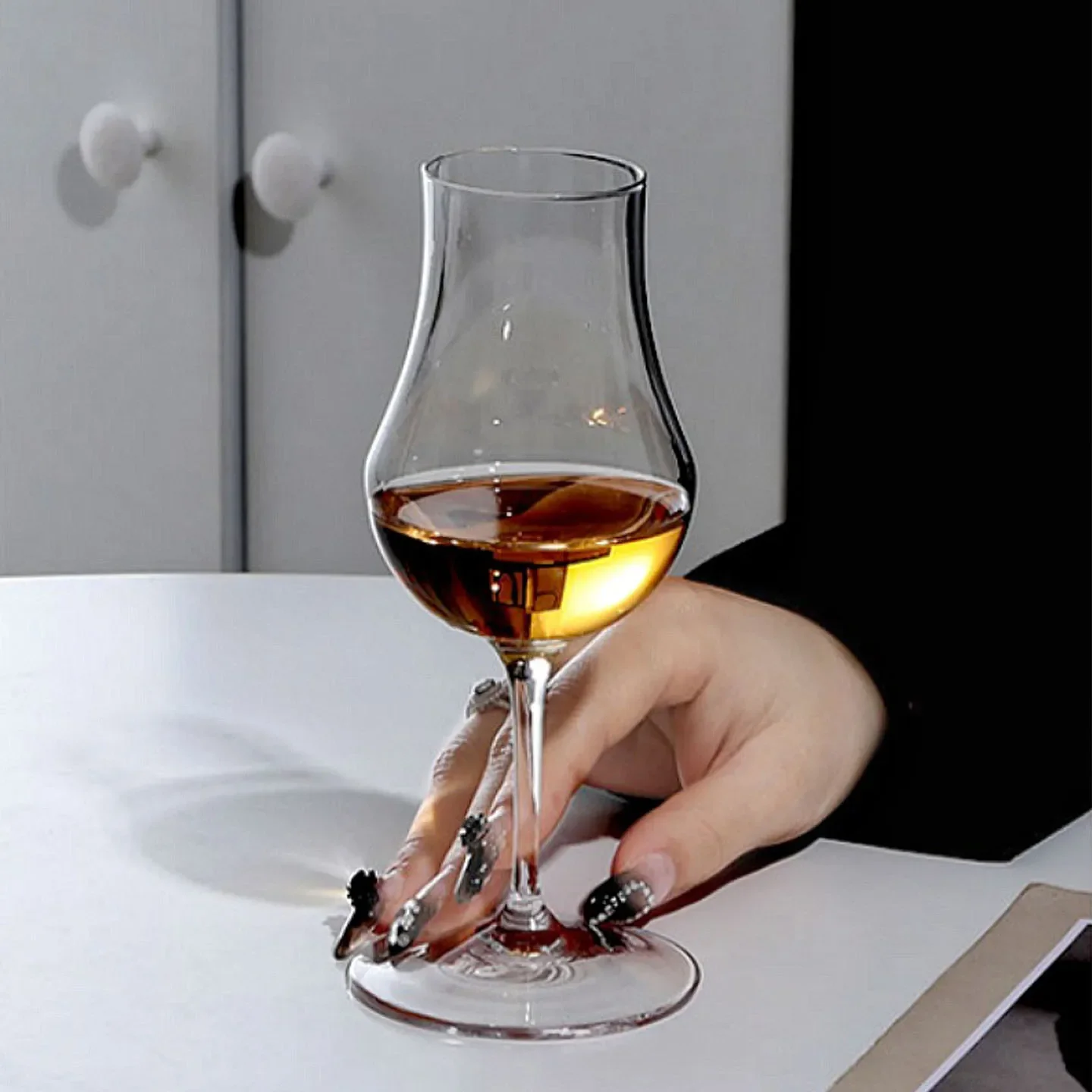 Premium Crystal Glass Whiskey Cup Tulip Shaped High Footed ISO Cup for Smelling And Tasting Foreign Liquor Nordic Style Handle