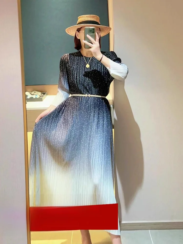 

Летнее модное платье средней длины с градиентным дизайном и складками, трансформируемая юбка Tianxing, шелковая женская одежда, повседневный стиль, простота и элегантность