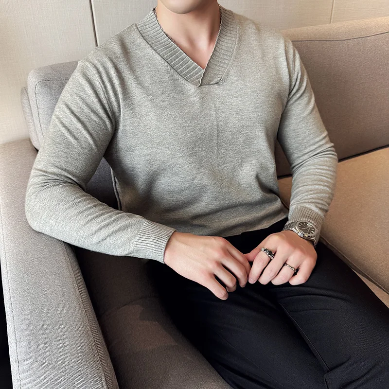 

High quality retro British V-neck solid color knitted sweater for men's business casual daily commute wool.