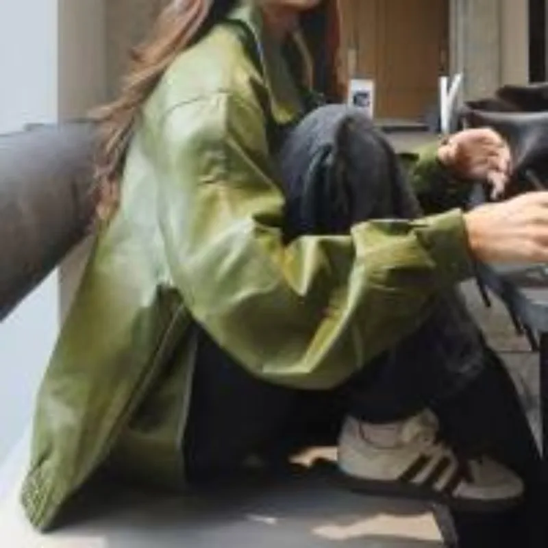 ファッショングリーンレザースリーブルーズジャケット女性用シックなラペルジッパー付きクロップドショートコート2024新作レディースカジュアルハイストリートアウターウェア