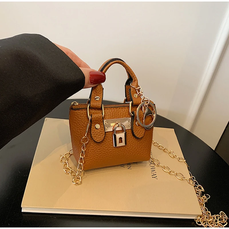 

Корейская мини-квадратная подвеска для сумки, милый дизайн с замком, аксессуар для сумки, модный кошелек для монет, женская сумка через плечо