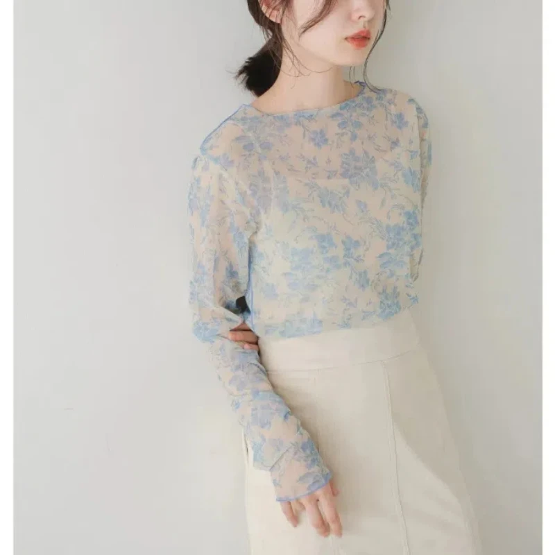 Japanese 2024 Summer New Spliced Gauze Embroidery Pullover Round Neck Lace Fashion Minimalist Casual Versatile Long Sleeved Top