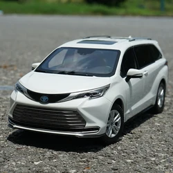 1:18 Sienna MPV Alloy Car Model Diecasts Metal Commercial Vehicles Car Model Simulation Collection Childrens Toy Gift Decoration