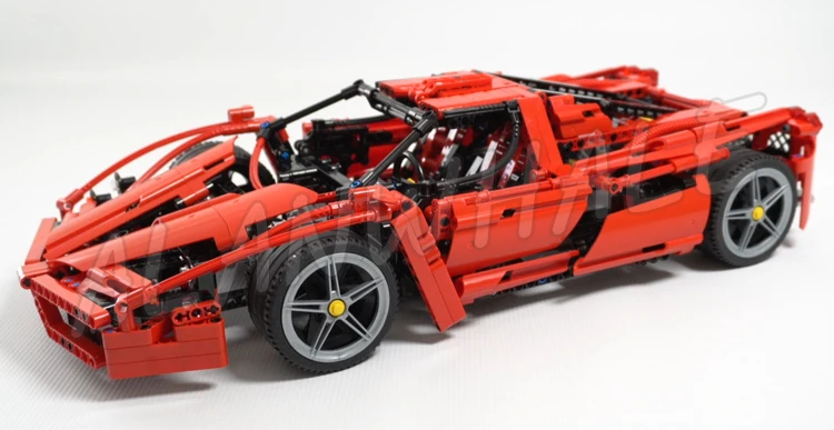 1360pcs Technical 1:10 scale Racer Red Super Racing Car V12 engine Butterfly Door 10571 Building Block Set Compatible with Model