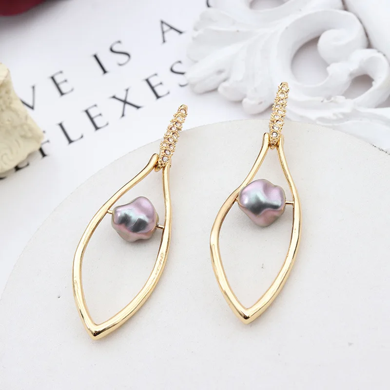 Genius Original Design Copper-plated Gold-plated Polished Pearl Earrings