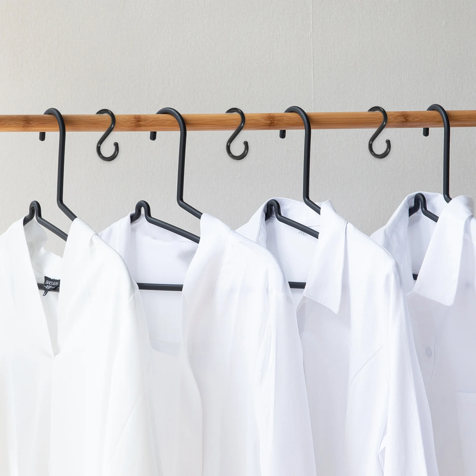 

100Pcs S-Shaped Plastic Hooks Multi-Purpose Hanging Hooks for Closet Kitchen Bathroom Towels Coat Bags Organizer