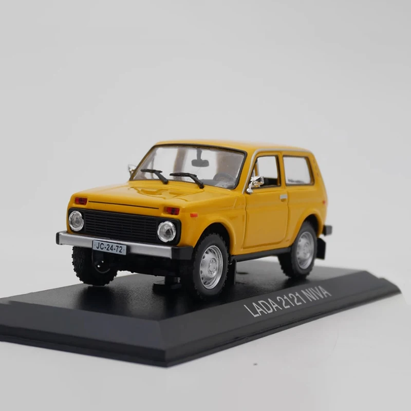 

Diecast 1:43 Scale Lada 2121 Niva Alloy Car Model Finished Product Simulation Toy Collection Gift Static Model Display