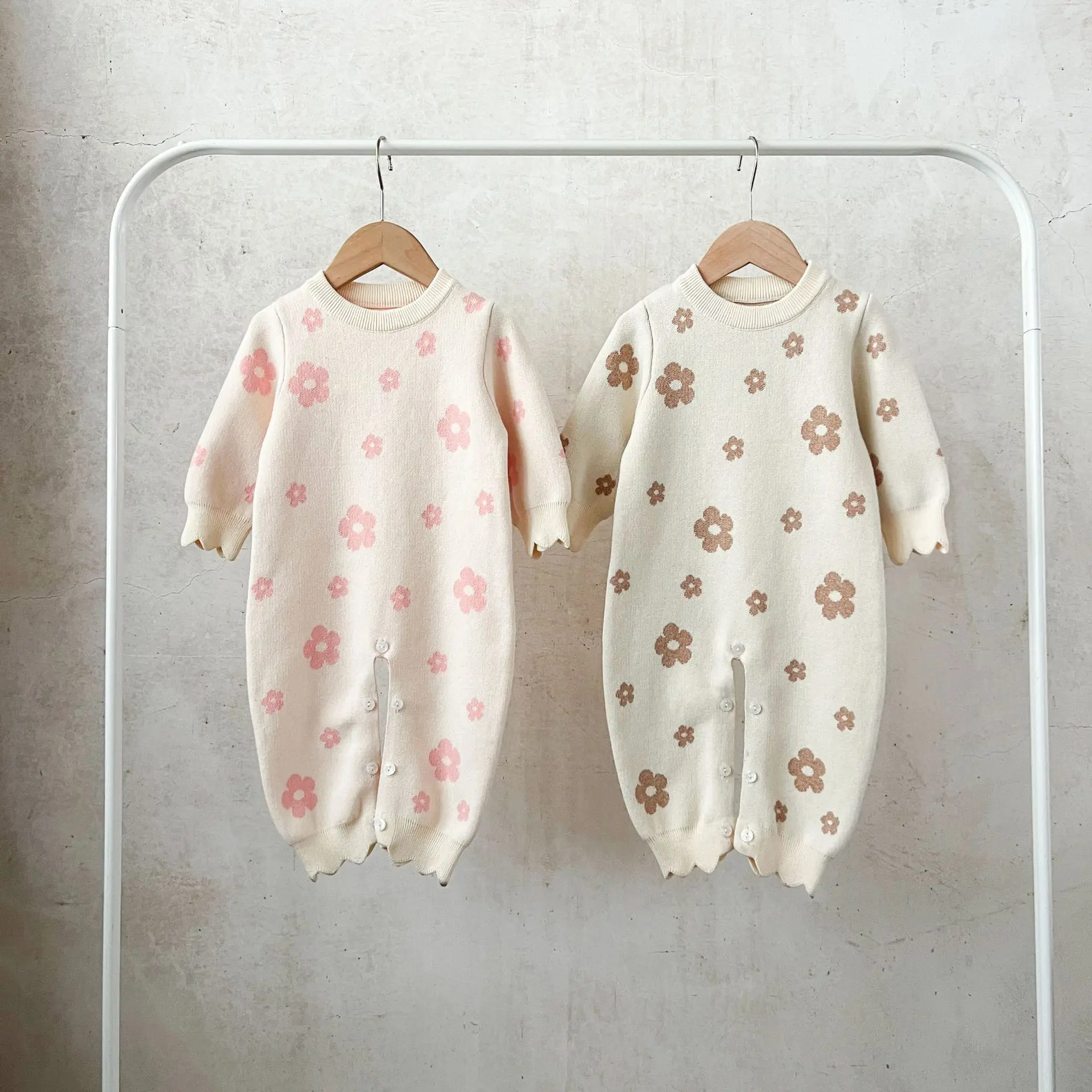 

Newborn Girl Cute Flower Print Jumpsuit Toddler Casual Sweater Infant Clothes 2025 Autumn New Baby Long Sleeve Knit Romper