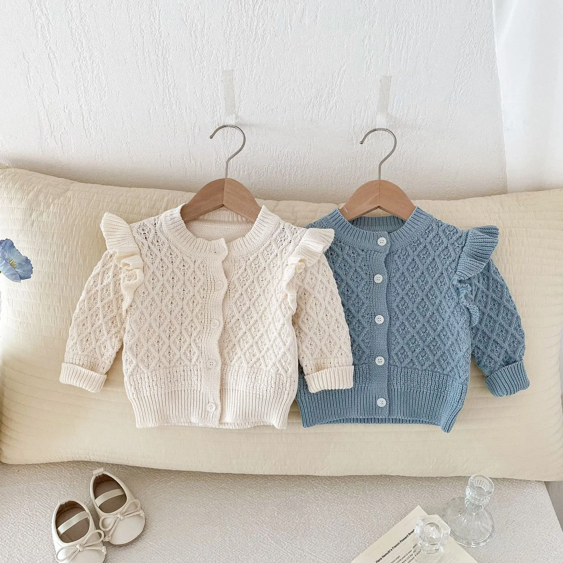 

Ins Autumn Baby Girl Coat Solid Cotton Argyle Jacquard Infant Girls Cardigan Sweater Flying Sleeve Woolen Yarn Toddler Girl Coat