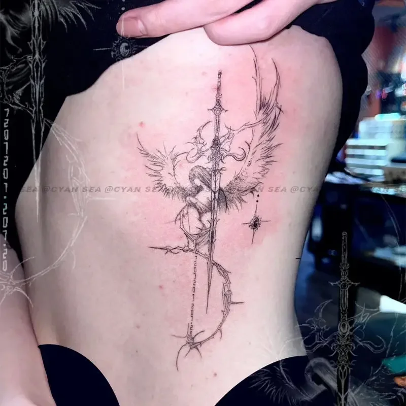 Tatuaje de espada a base de hierbas pegatina Ángel juez semipermanente cintura tatuaje falso para mujer hombre arte Punk tatuajes temporales cubrir cicatrices