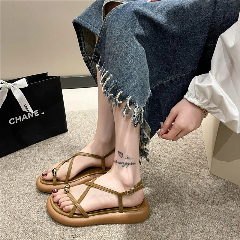 Summer Cross Toe Clip Sandals Women New Outside Flat Sole Casual Fashion Open Toe Sandalias Beach Flip Flops Shoes Zapatos Mujer