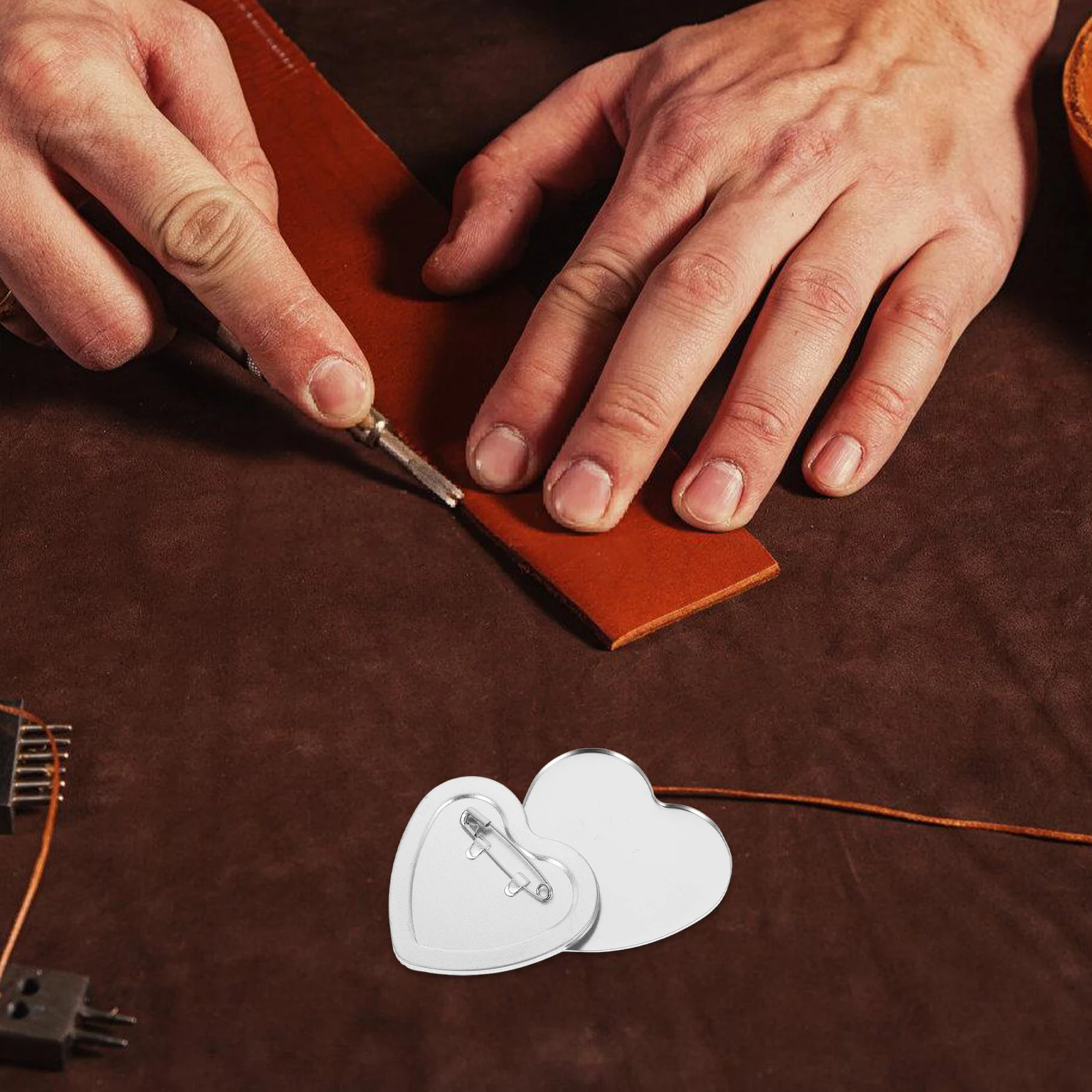 

100 set 100 Sets Heart Shaped Metal Blank Badge Pins for DIY Button Making Supplies with Durable PVC Film Decorative Parts