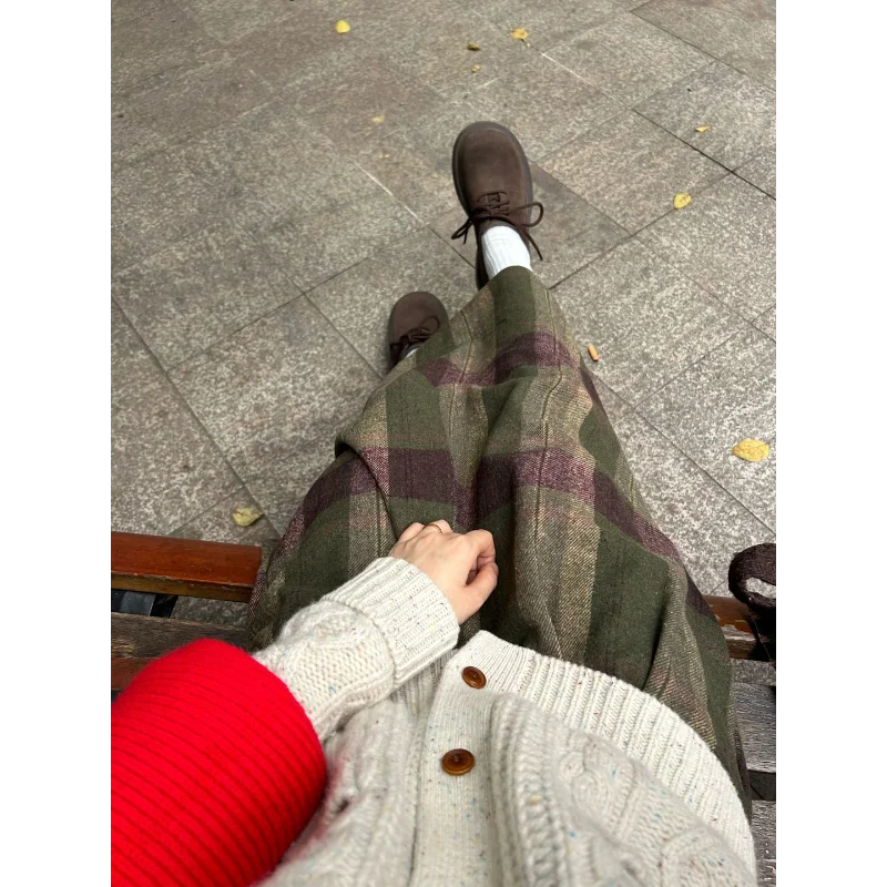 그린 올 매치 두꺼운 울 숲속 레트로 패션 캐주얼 대비 체크무늬 하프 스커트 중간 길이 신축성 있는 허리 우아한 스커트