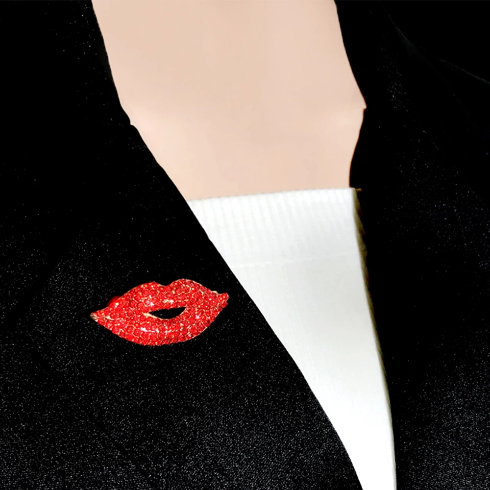 Fashion Red Lips Full of Rhinestone Brooches for Women Creative Crystal Sexy Mouth Pins Party Wedding Jewelry Accessories Gift