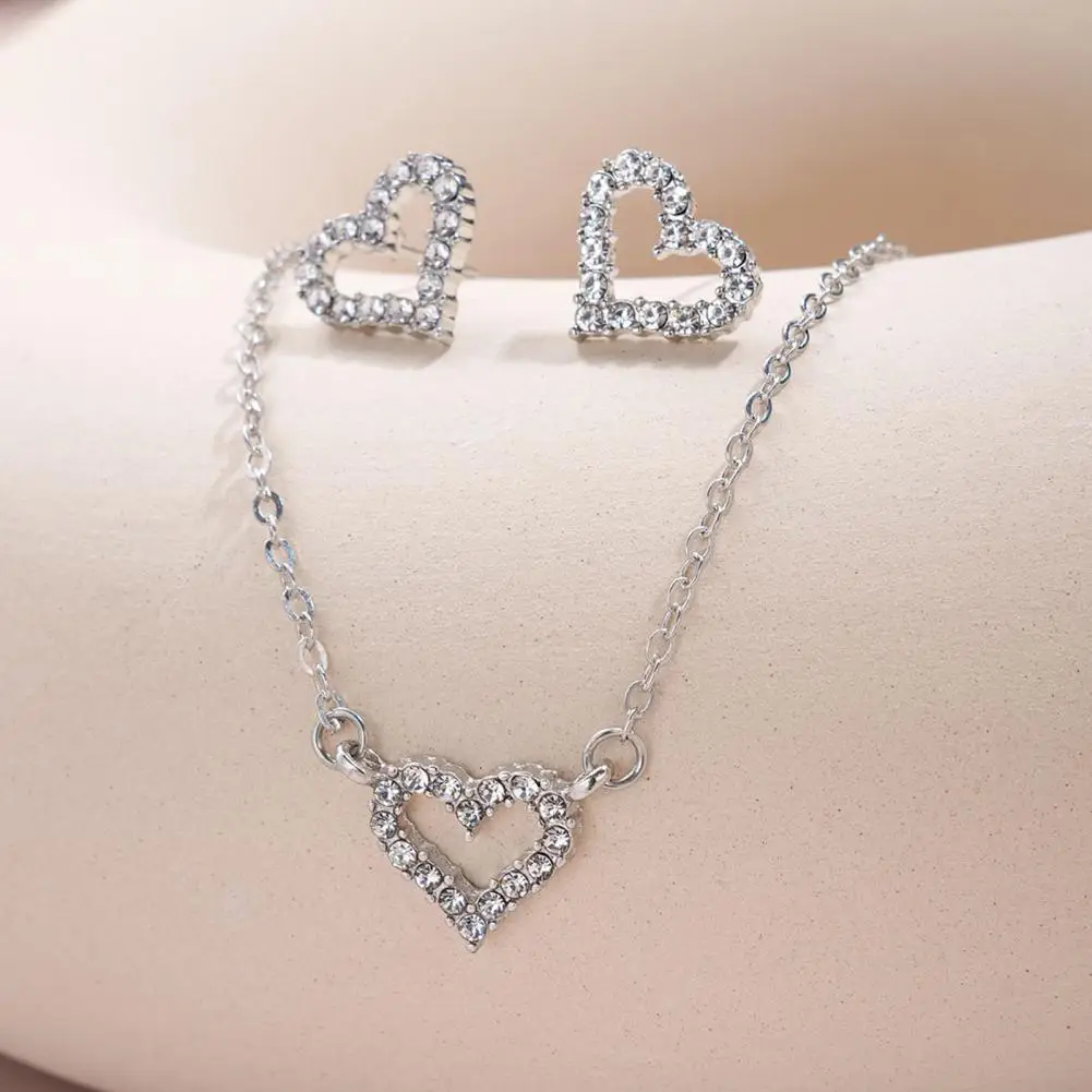 Adjustable Chain Necklace Elegant Heart Pendant Rhinestone Jewelry Set for Women Adjustable Length Necklace Ear Studs for Prom