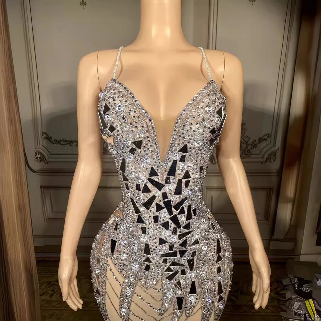 Одежда для дня рождения Diamond Performance Одежда Tube Top Подтяжки без рукавов Золотые линзы Холтер Золотой Тонкий Сексуальный Вечерняя панель실сно 四 охра изменений изменений